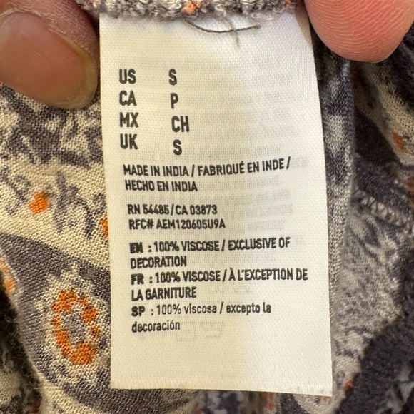 American Eagle Outfitters‎ Cold Shoulder Embellished Blouse - Picture 6 of 7